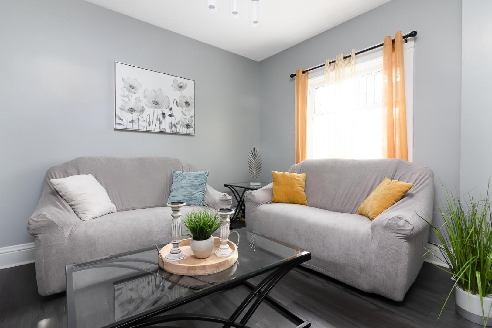 3Br Gem Near Falls-Sleeps 6 Comfortably ไนแอการาฟอลส์ ภายนอก รูปภาพ